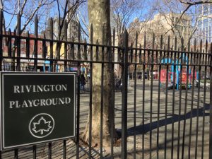 rivington playground 300x225 - Parques infantiles en Nueva York