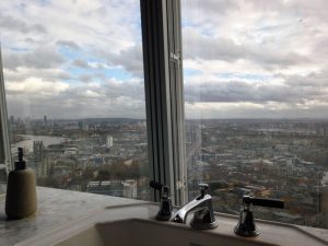 Londres vistas baño 300x225 - Londres con bebé: Nuestro itinerario de 4 días