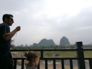 guilin con niños8 300x225 - Descubriendo Guilin y el río Li con bebé
