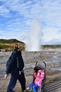 geyser 2 200x300 - Sur de Islandia accesible para embarazadas, niños o bebés