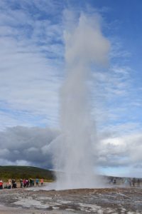 geyser 200x300 - Sur de Islandia accesible para embarazadas, niños o bebés