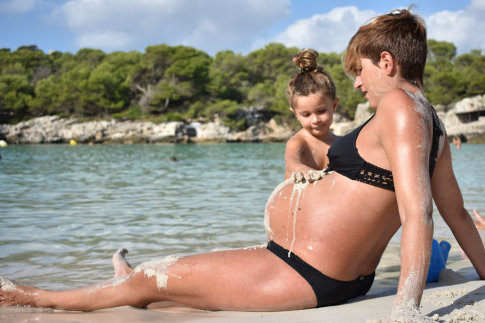 Menorca con niños o bebés, la guía para disfrutar en familia